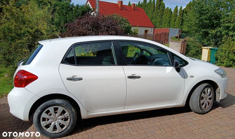 Toyota Auris - 4