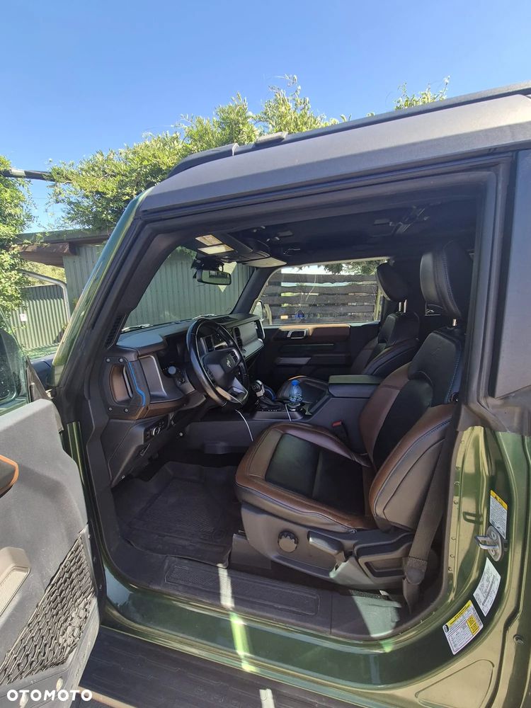 Ford Bronco - 8