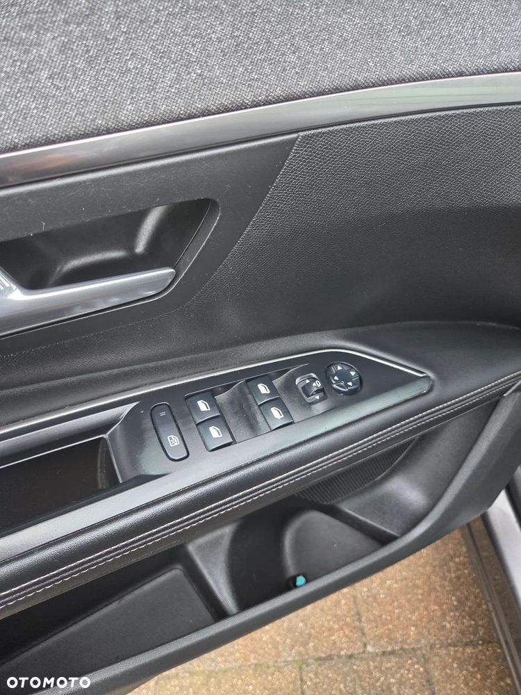 Peugeot 5008 2.0 BlueHDI Crossway S&S EAT8 - 32
