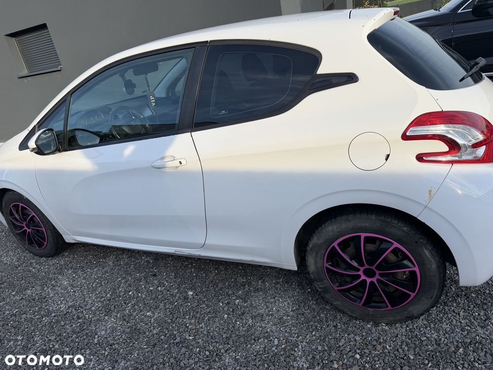 Peugeot 208 - 3