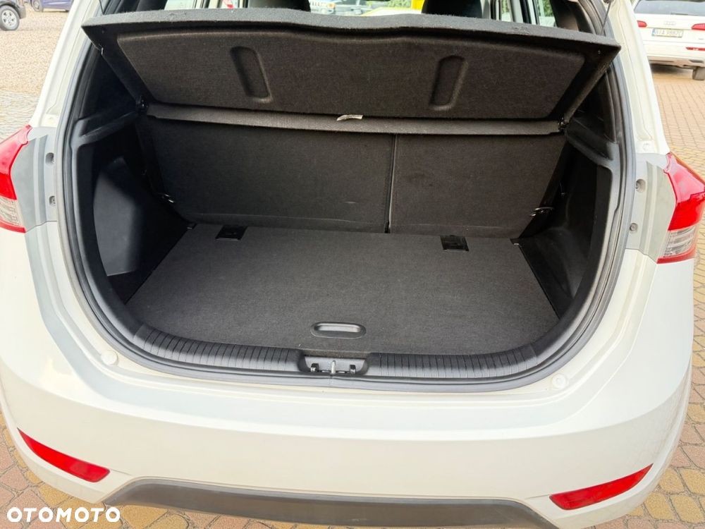 Hyundai ix20 - 23