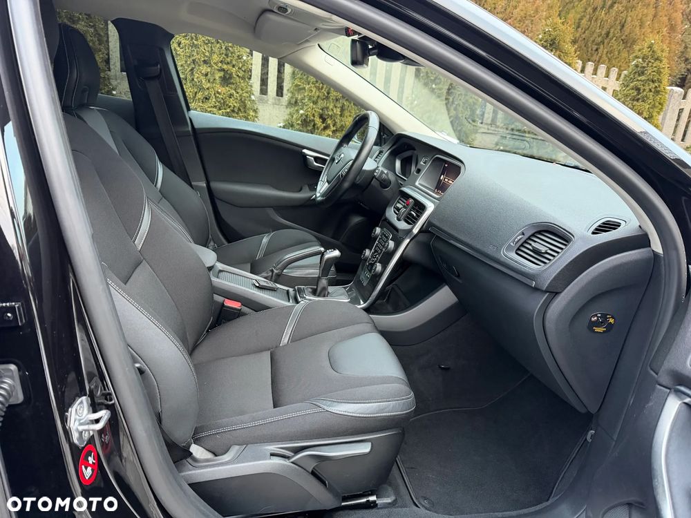 Volvo V40 D3 Drive-E Ocean Race - 23