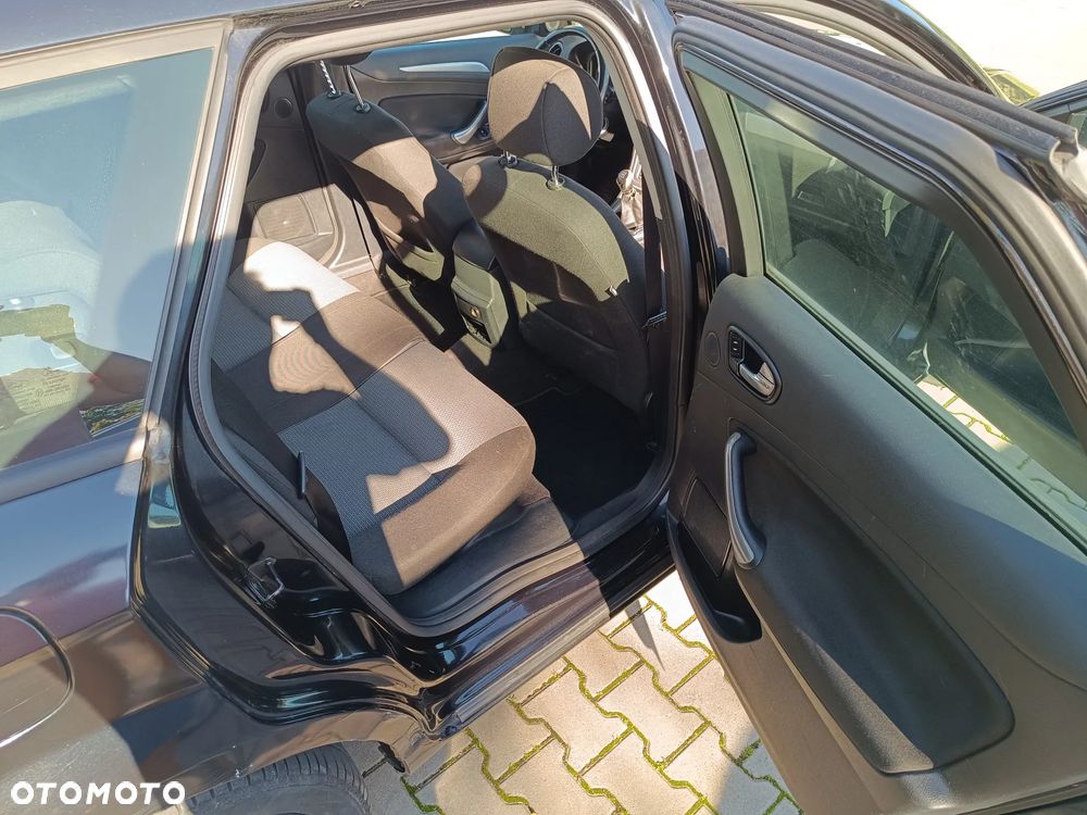 Ford Mondeo 2.0 Ambiente - 13
