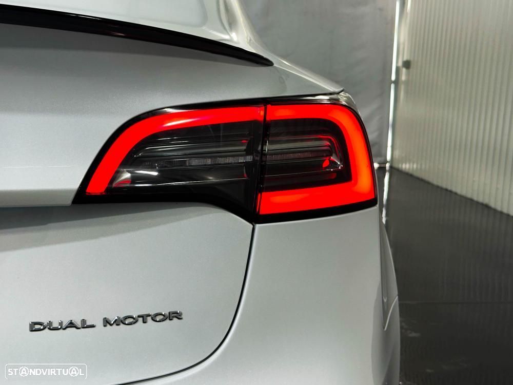 Tesla Model 3 Long-Range Dual Motor AWD - 52