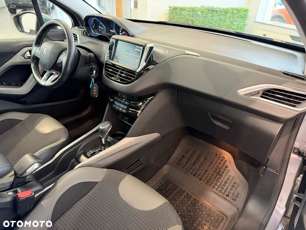 Peugeot 2008 1.2 Pure Tech GPF Allure S&S EAT6 - 11