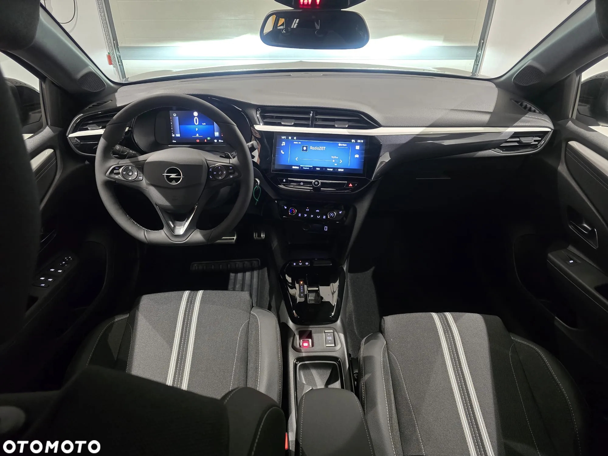 Opel Corsa 1.2 GS S&S - 8