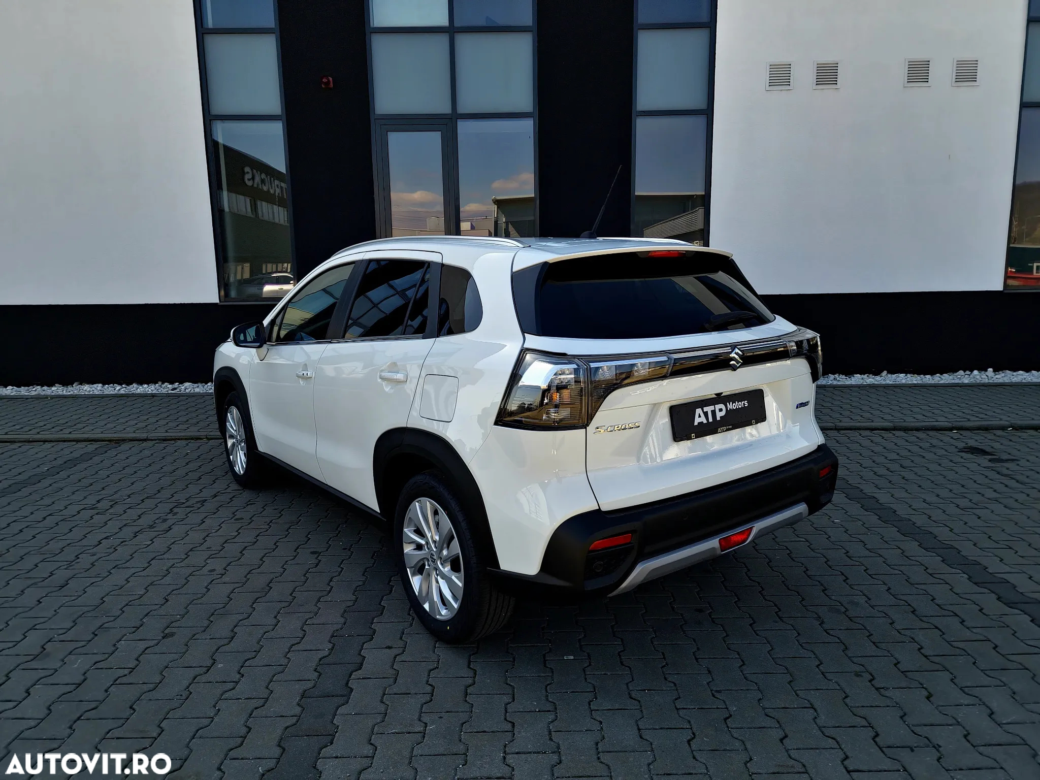 Suzuki SX4 S-Cross 1.4 Boosterjet MHEV Passion - 3