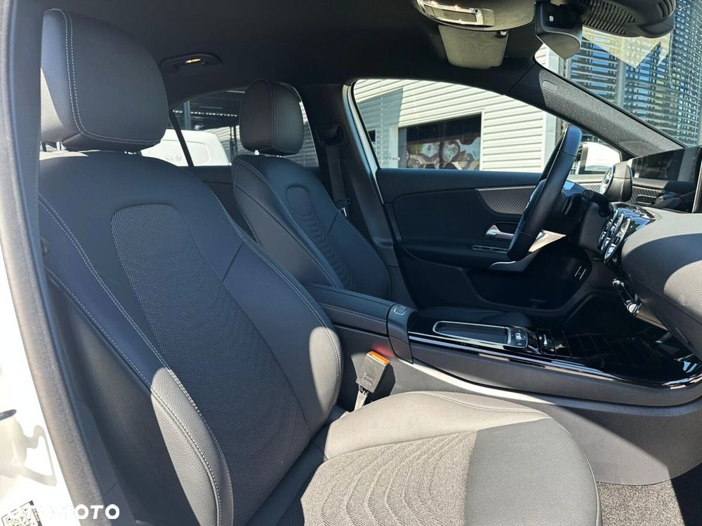 Mercedes-Benz Klasa A 220 4-Matic AMG Line 8G-DCT - 14