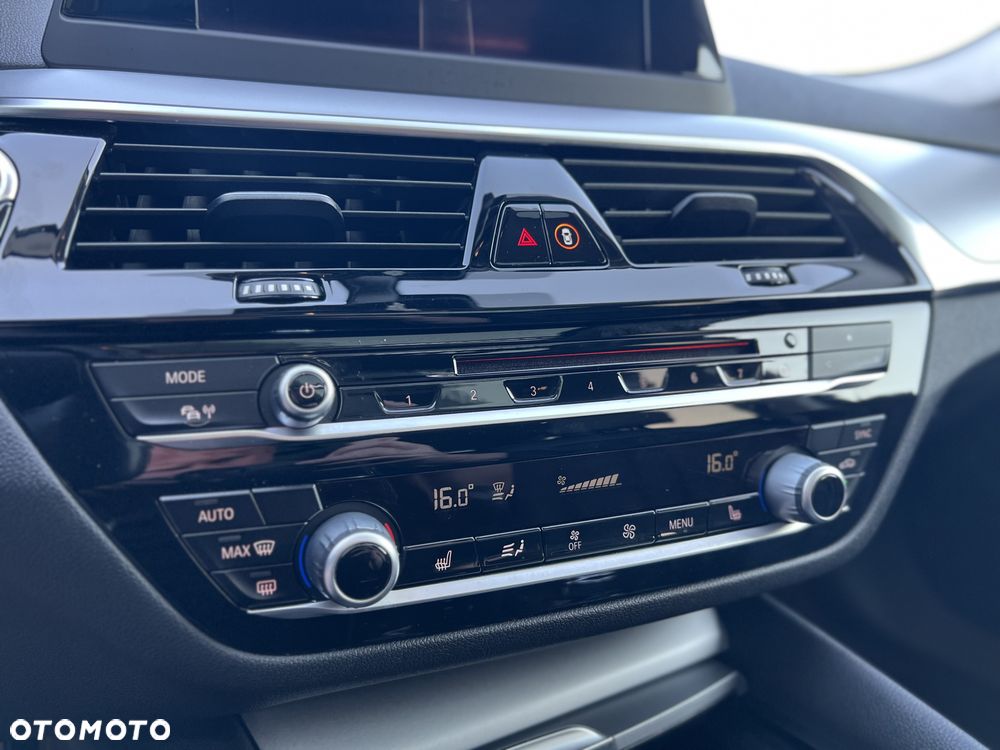 BMW Seria 5 530d xDrive - 11