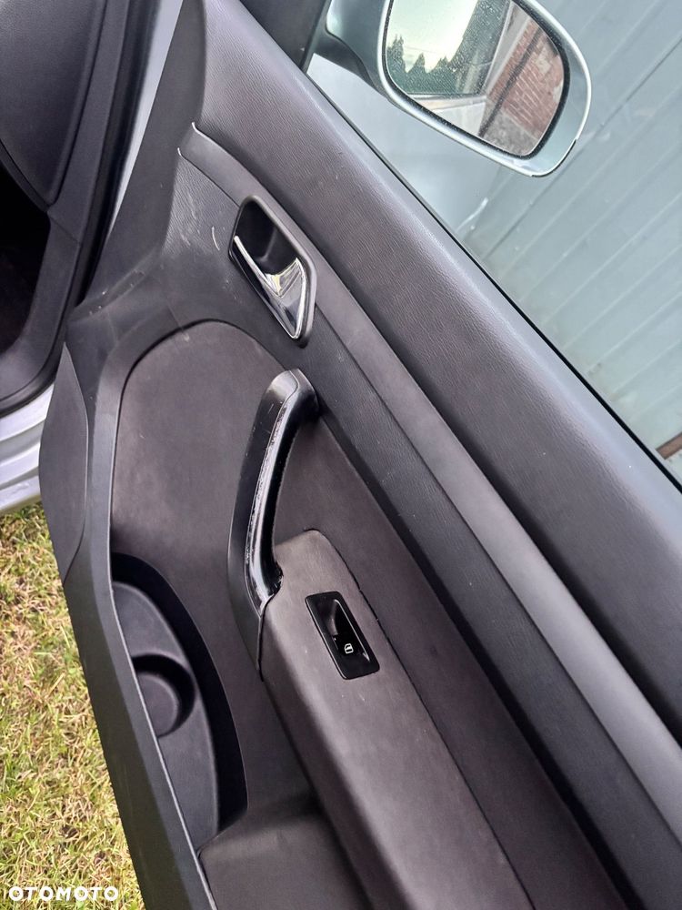 Volkswagen Touran 1.9 TDI Highline - 22