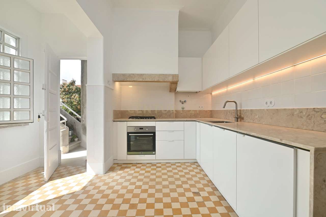 T4+1 totalmente remodelado nos Anjos/ Lisboa - Grande imagem: 2/23