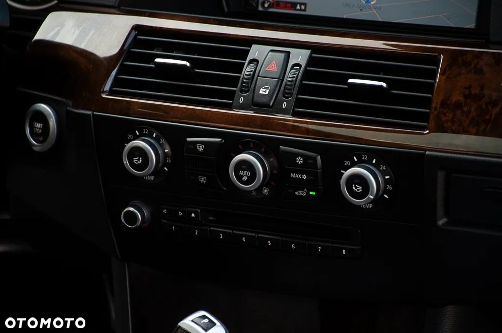 BMW Seria 5 525i xDrive Edition Exclusive - 17