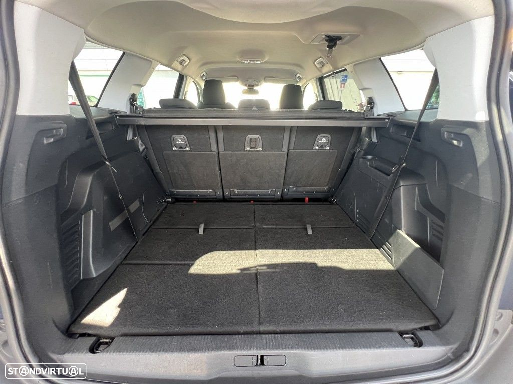 Peugeot 5008 1.6 HDi Allure J17 - 24