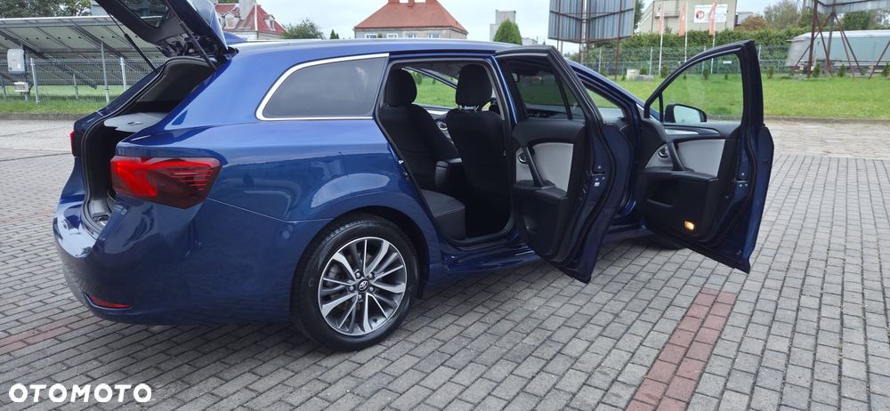 Toyota Avensis 2016 photo 4