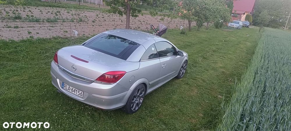 Opel Astra 1.9 CDTI Cosmo - 4