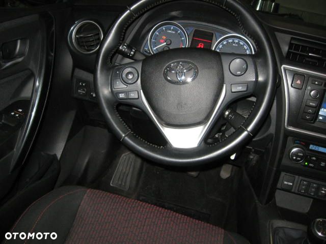 Toyota Auris 1.6 Premium - 14