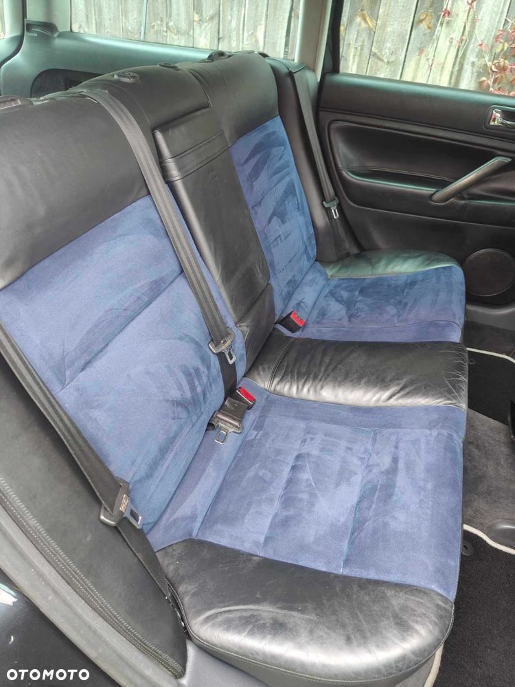 Volkswagen Passat - 4