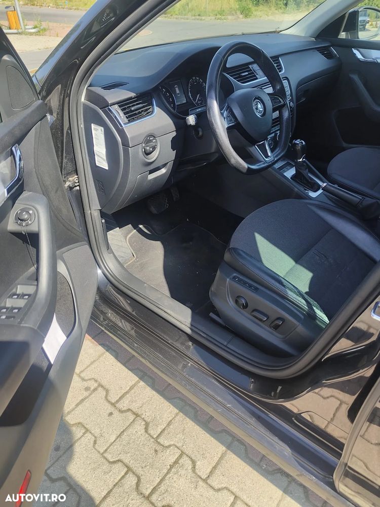 Skoda Octavia 1.6 TDI STYLE DSG - 23