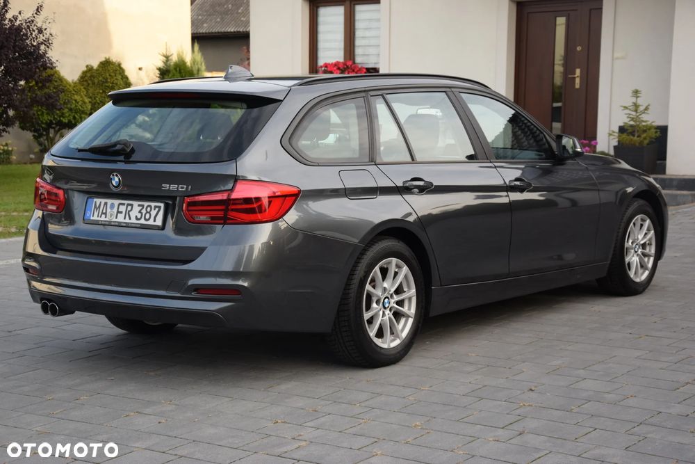 BMW Seria 3 320i Advantage - 2
