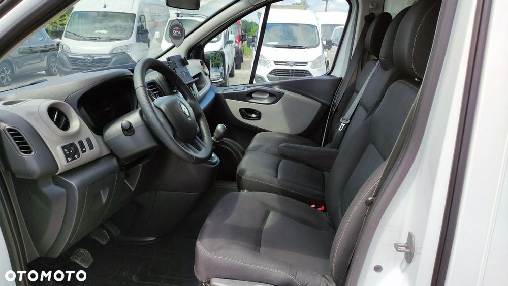 Renault Trafic - 32