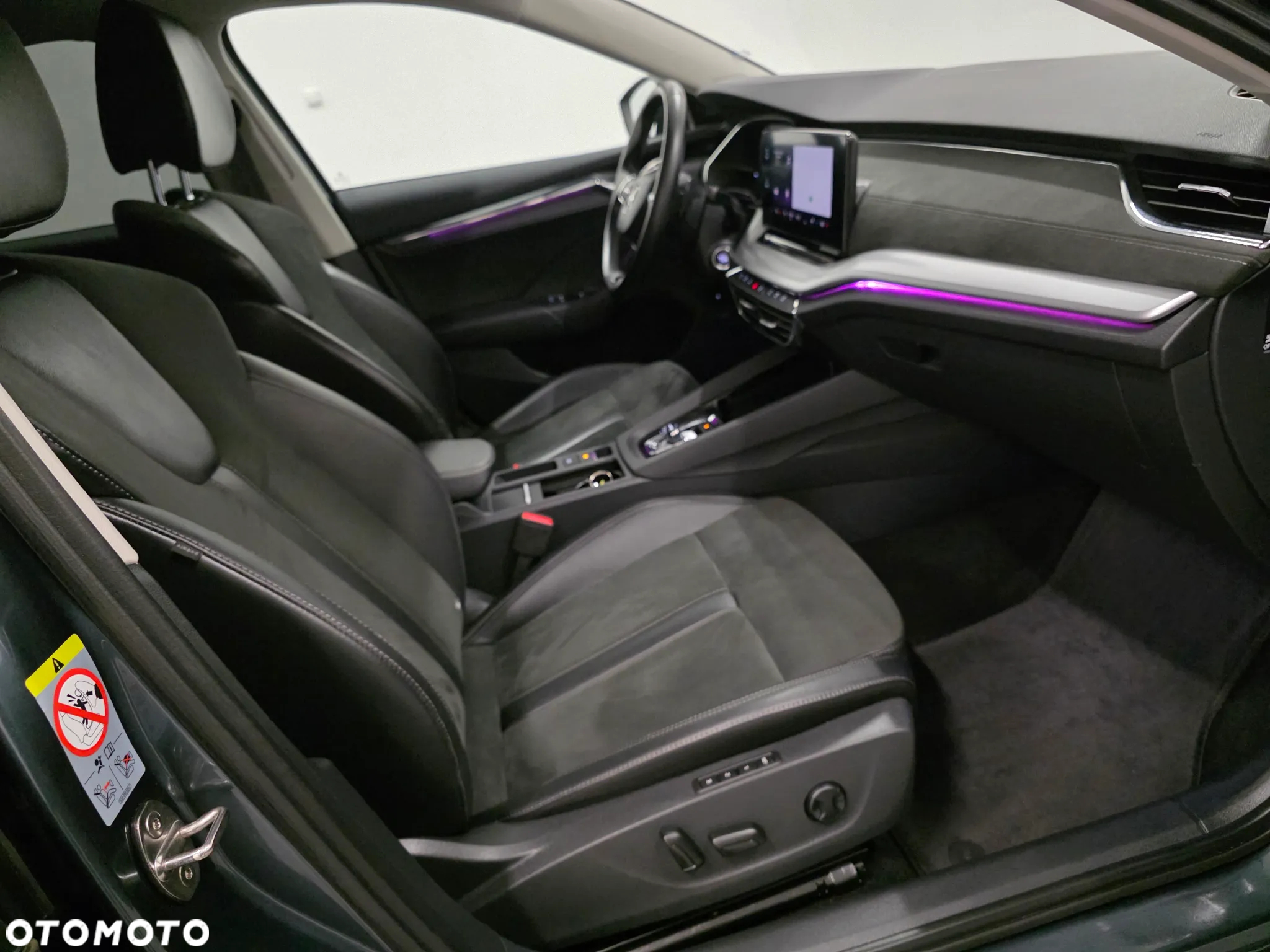 Skoda Octavia Combi 2.0 TDI DSG First Edition - 22
