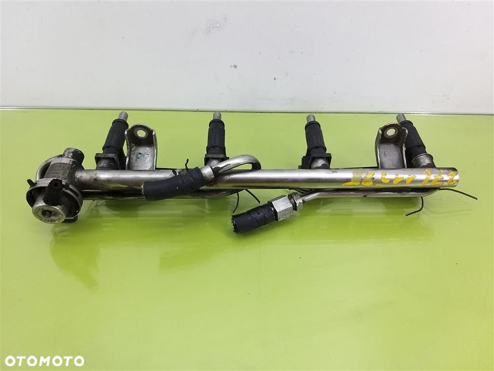 Listwa wtryskiwaczy WTRYSK Audi A4 B6 8E 00-04 2.0B 16V 130KM 058133681 - 1