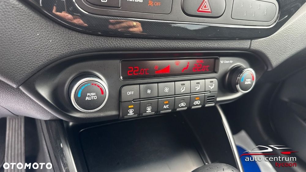 Kia Carens - 21