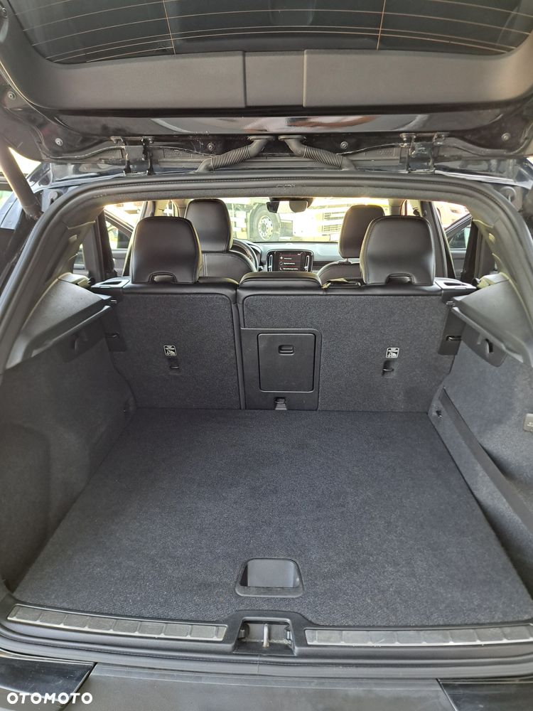 Volvo XC 40 T5 AWD Geartronic R-Design - 21