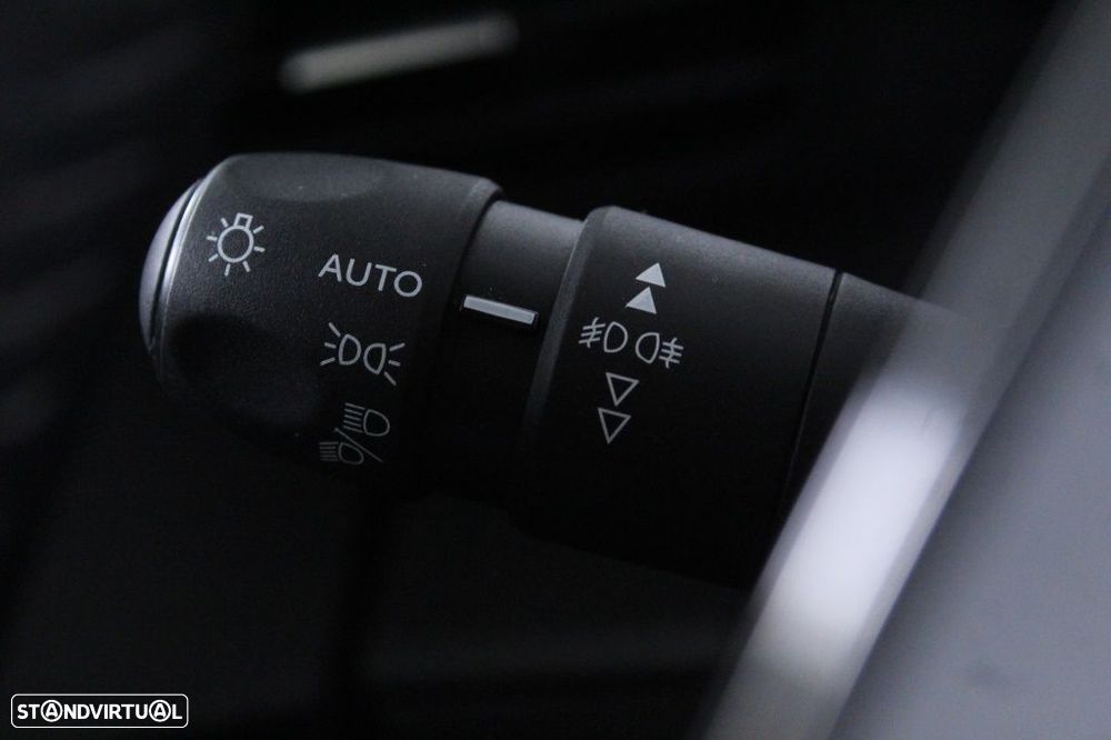 Peugeot 2008 1.2 PureTech Allure - 24