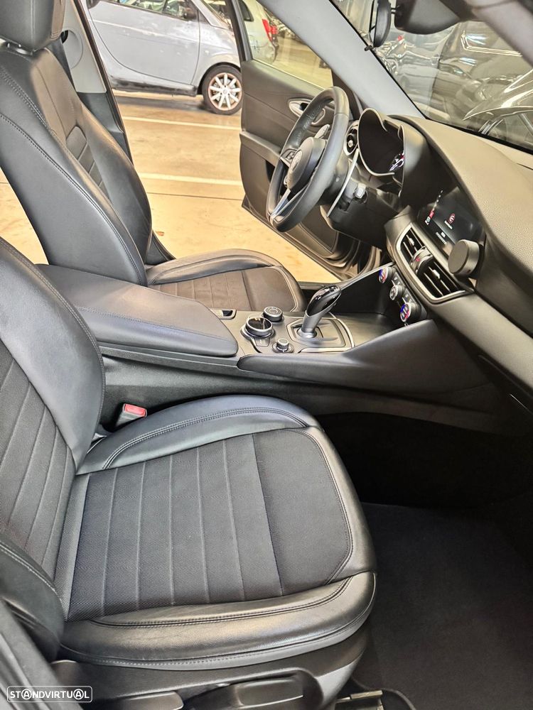 Alfa Romeo Giulia 2.2 D Super AT8 - 13
