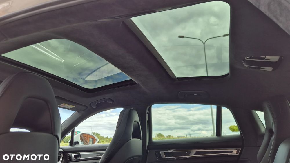 Porsche Panamera 4 E-Hybrid - 13