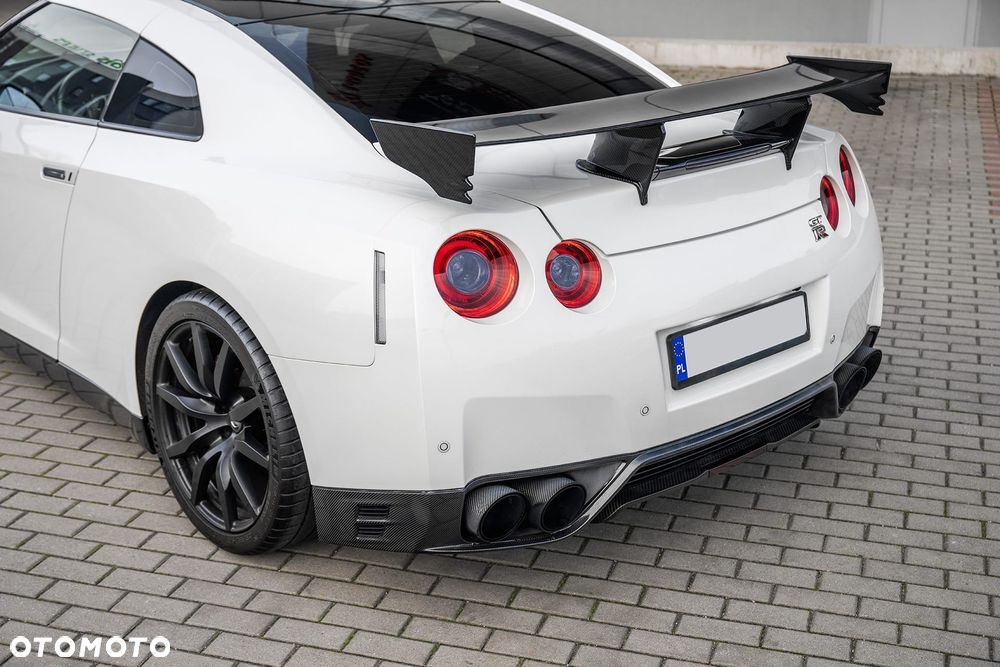 Nissan GT-R Black Edition - 11