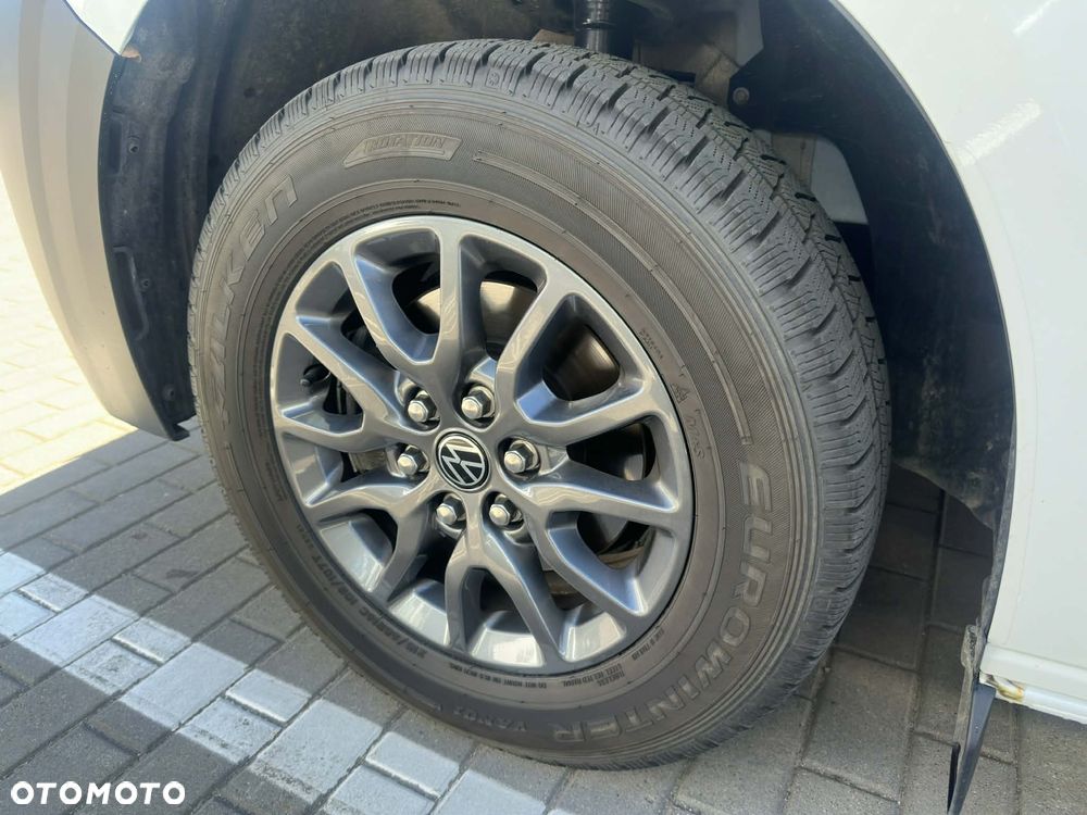 Volkswagen Caravelle - 11