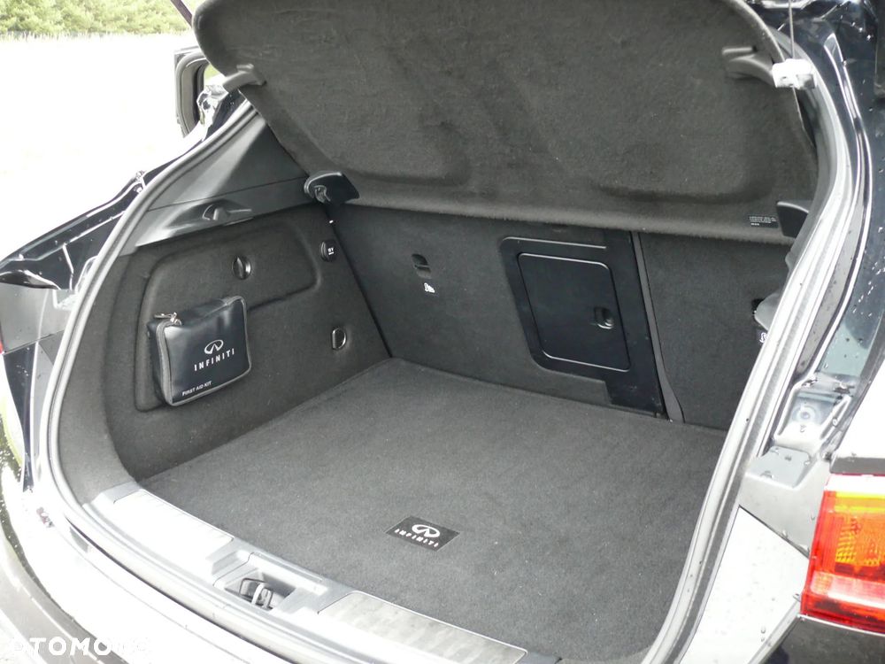 Infiniti QX30 - 14