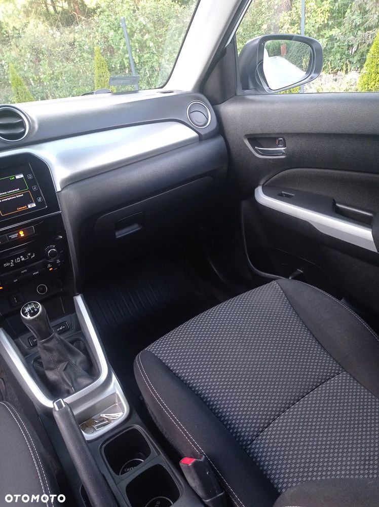 Suzuki Vitara 1.6 Comfort 2WD - 11