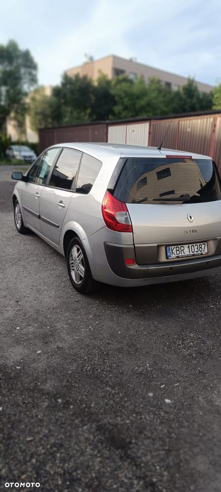 Renault Grand Scenic Gr 1.6 16V Confort Authentique - 4