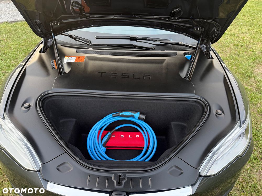Tesla Model S - 14