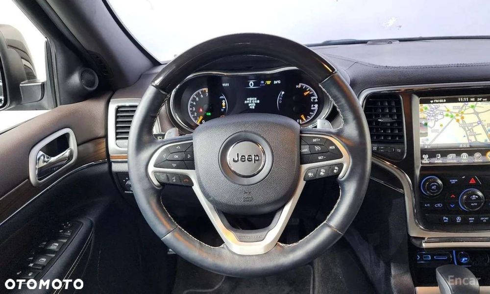 Jeep Grand Cherokee - 12