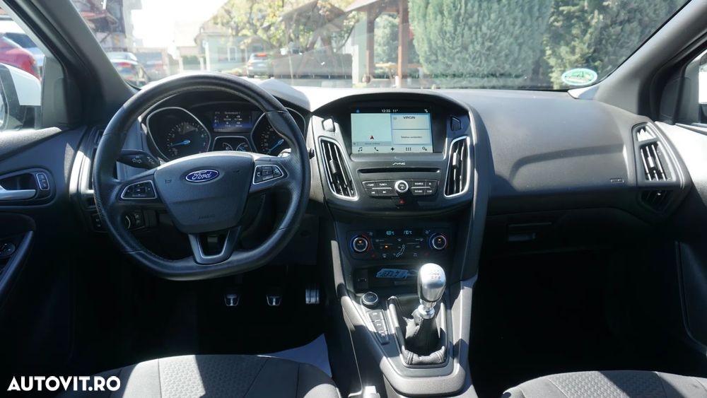 Ford Focus 1.0 EcoBoost Start-Stopp-System ST-LINE DESIGN - 15