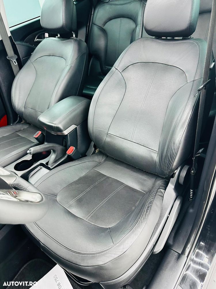 Hyundai ix35 1.7 CRDI 2WD blue Finale Silver - 22