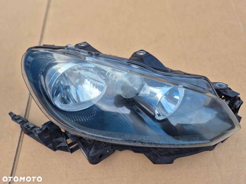 VW Golf VI reflektor prawy.Valeo.EU.Ślizg.2008-2013 - 1
