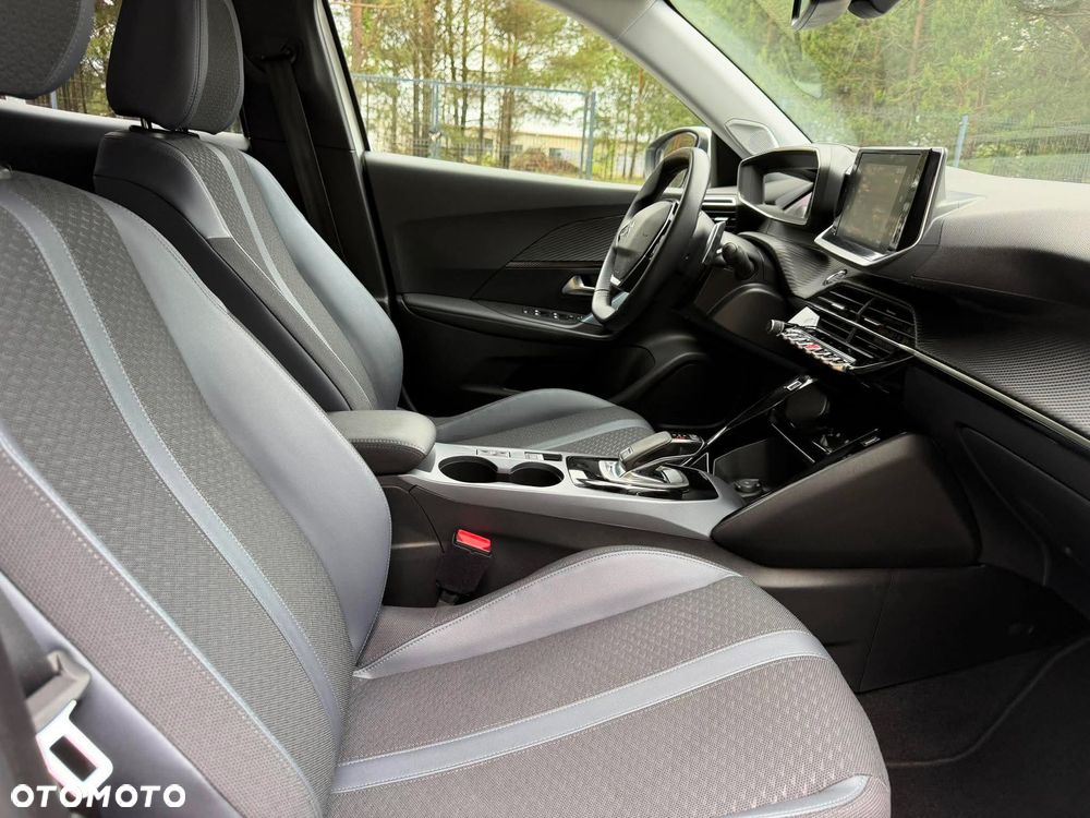 Peugeot 2008 1.5 BlueHDi Allure S&S EAT8 - 29