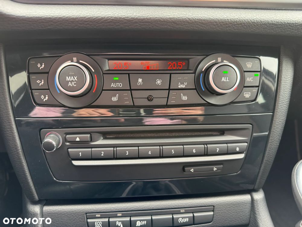 BMW X1 sDrive18d xLine - 26