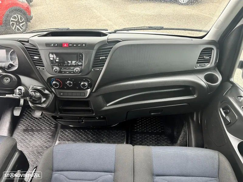 Iveco Daily 2.3 35-160 CABINE DUPLA - 27
