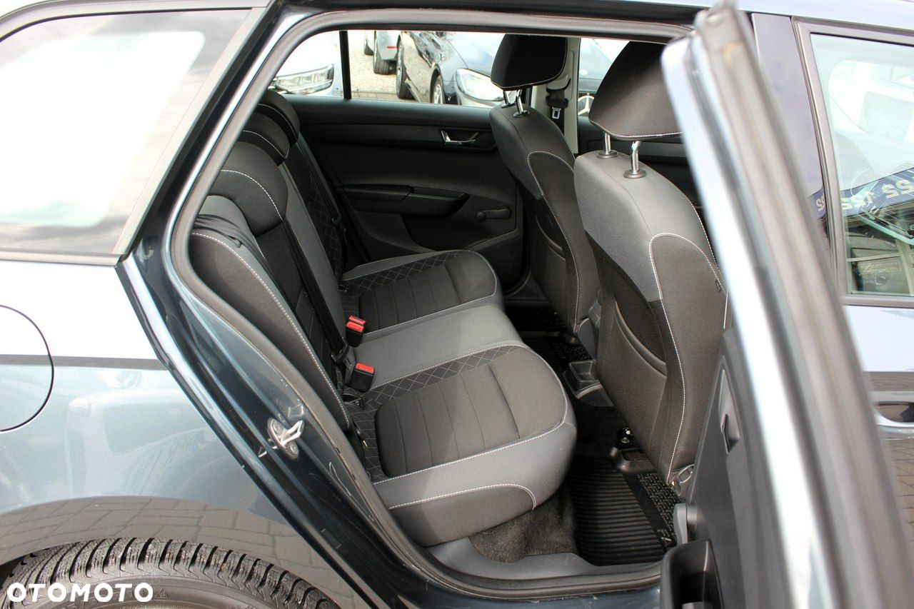 Skoda Fabia 1.0 TSI Ambition - 9