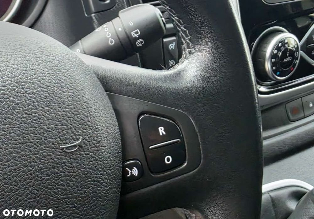 Renault Trafic - 12