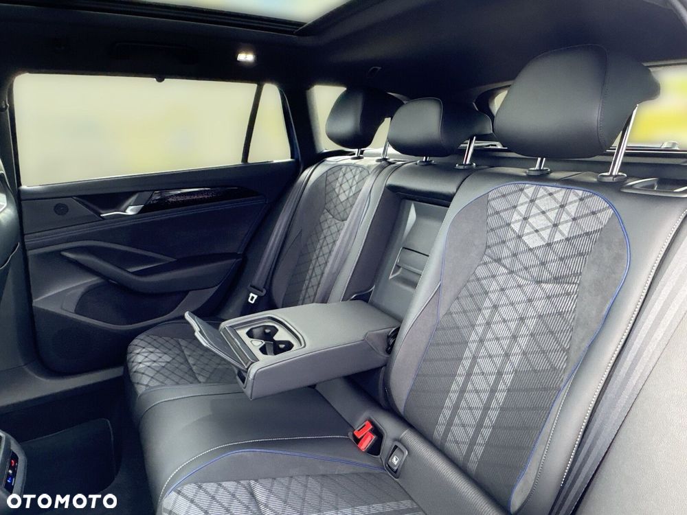 Volkswagen Passat - 35