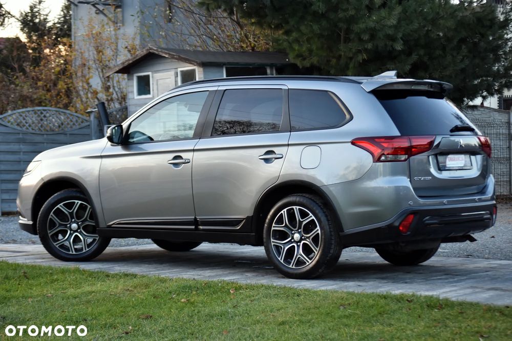 Mitsubishi Outlander 2.0 4WD CVT Diamant Edition+ - 14