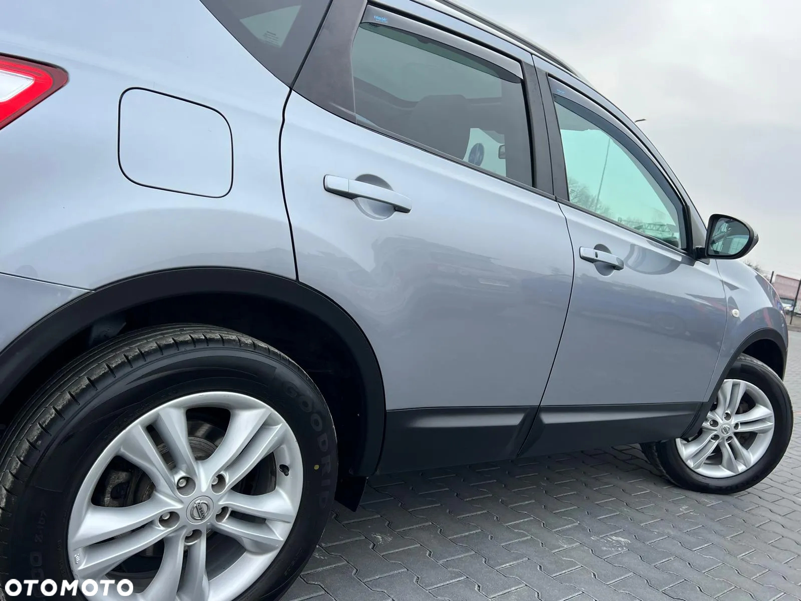 Nissan Qashqai 2.0 dCi 4 x 4 DPF tekna - 13