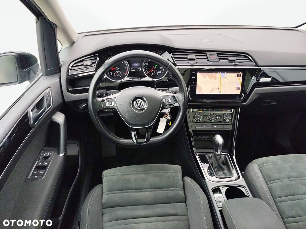 Volkswagen Touran - 15